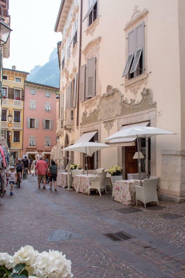 Residenza Romantica Riva del Garda Bagian luar foto